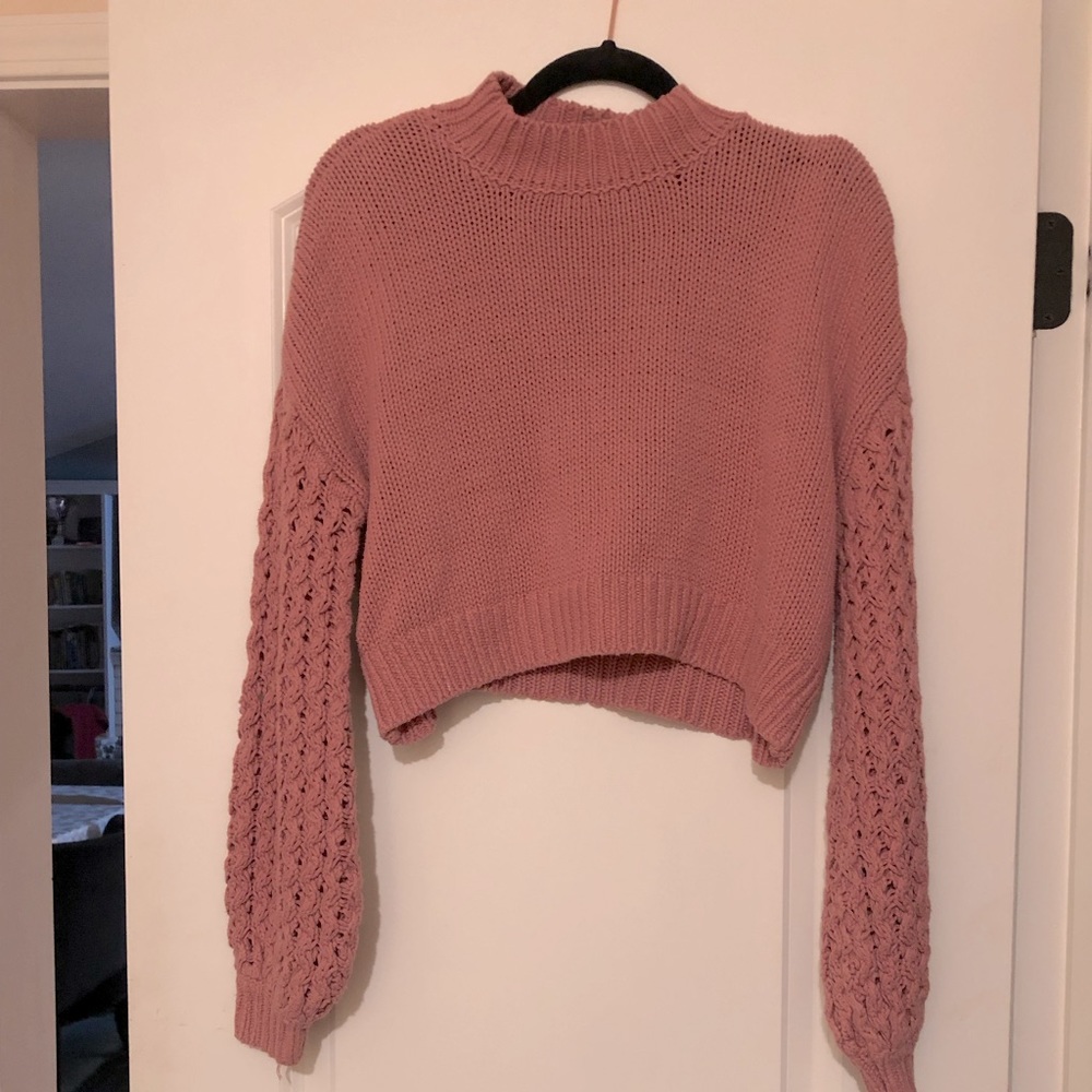 Woman’s Forever 21 cropped knitted sweater size Large